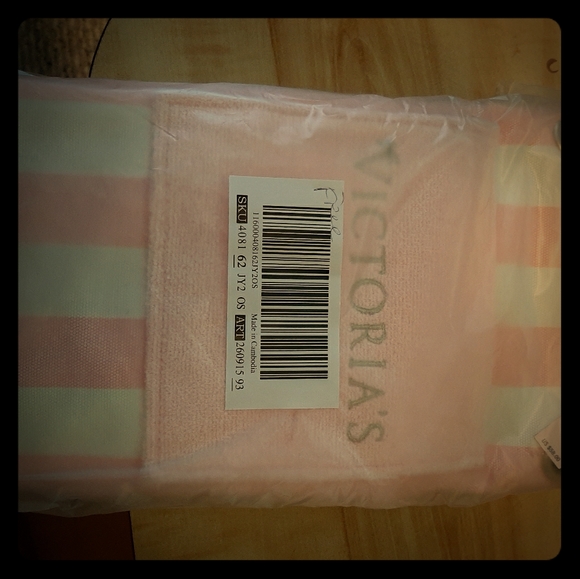 Victoria's Secret Handbags - Black Friday DEAL 🤑New!Victoria Secret Beach Tote